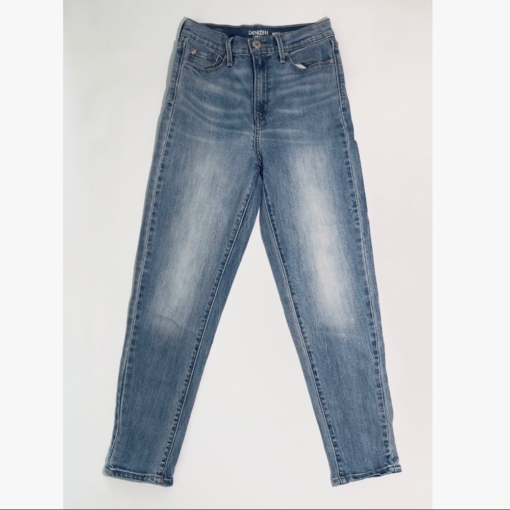 ⚡️ Levi’s High-Waisted Denim Mom Jean